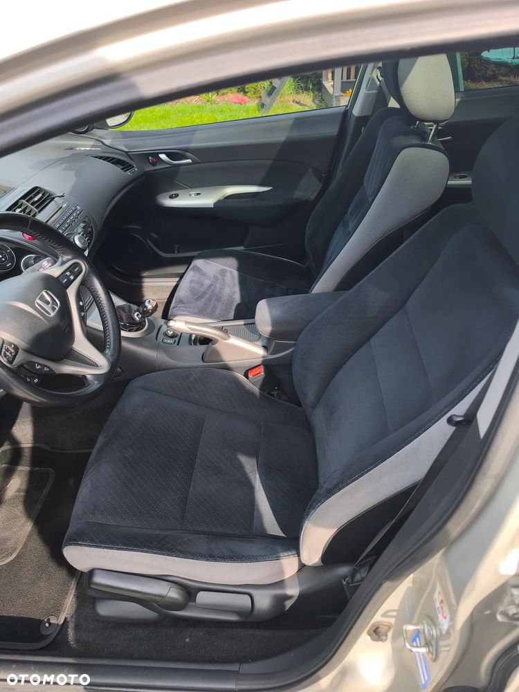 Honda Civic 1.8 Executive - 12