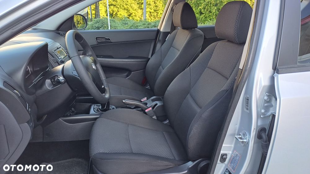 Hyundai i30 i30cw 1.4 Edition Plus - 11