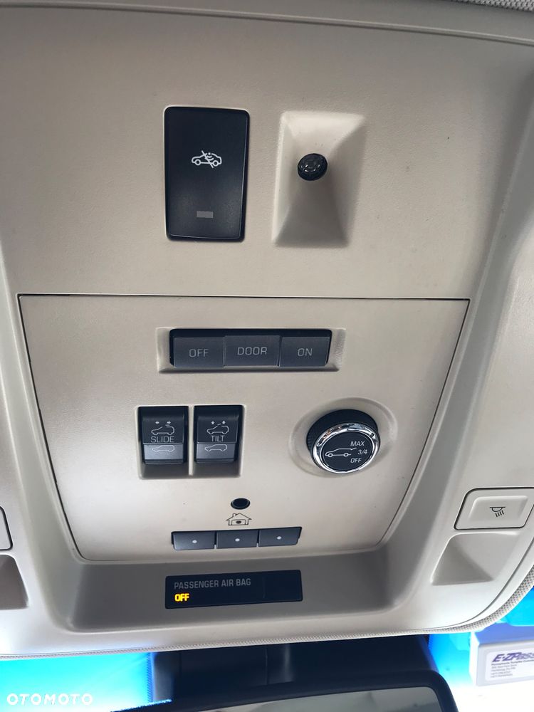 Cadillac Escalade - 11