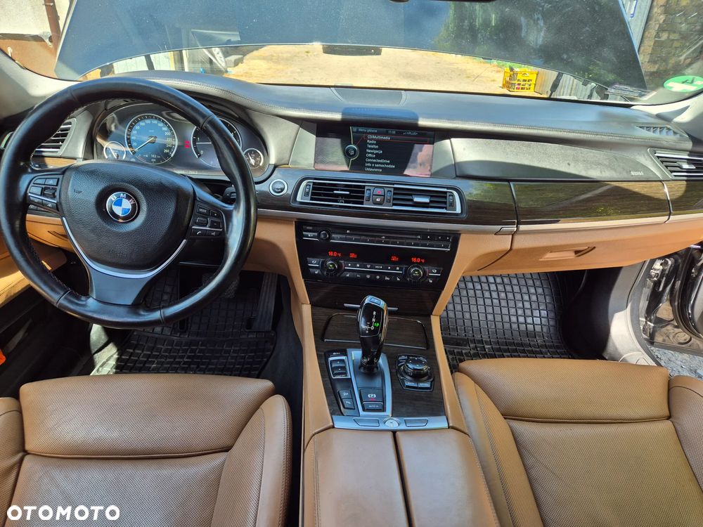 BMW Seria 7 740d xDrive - 11