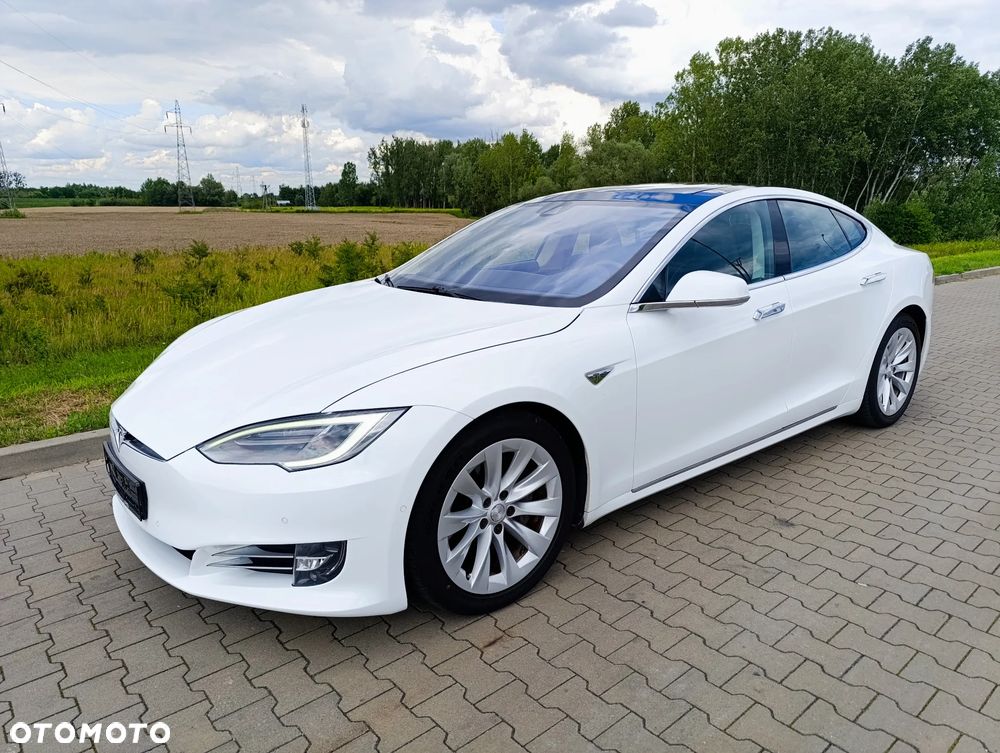Tesla Model S - 9