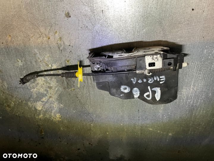Zamek drzwi przedni lewy Bmw e60 e90 - 1