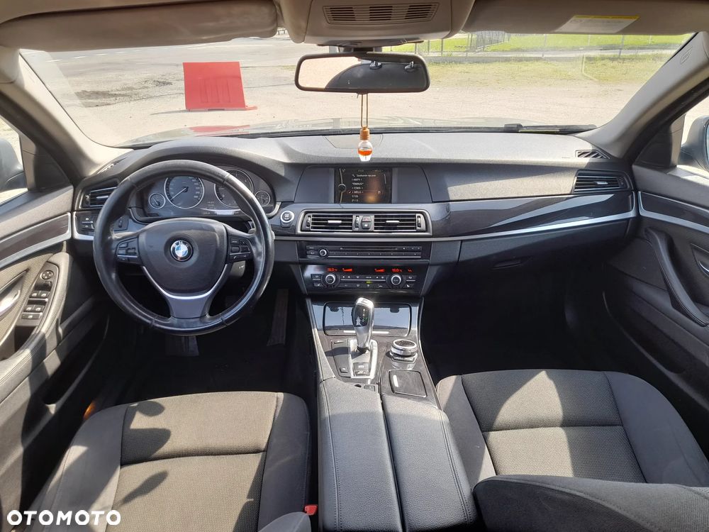 BMW Seria 5 520d - 5