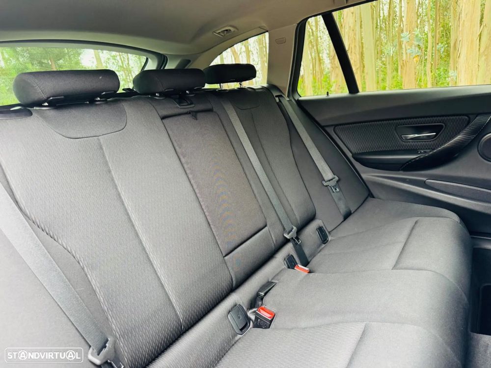 BMW 320 d Line Sport Shadow - 43