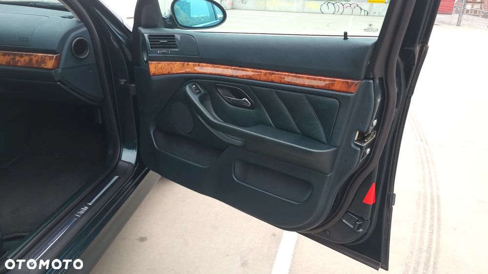BMW Seria 5 - 23