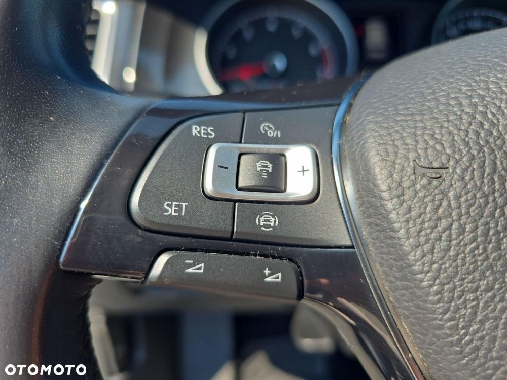 Volkswagen Golf - 18