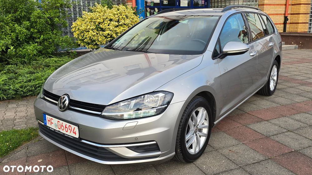 Volkswagen Golf - 1