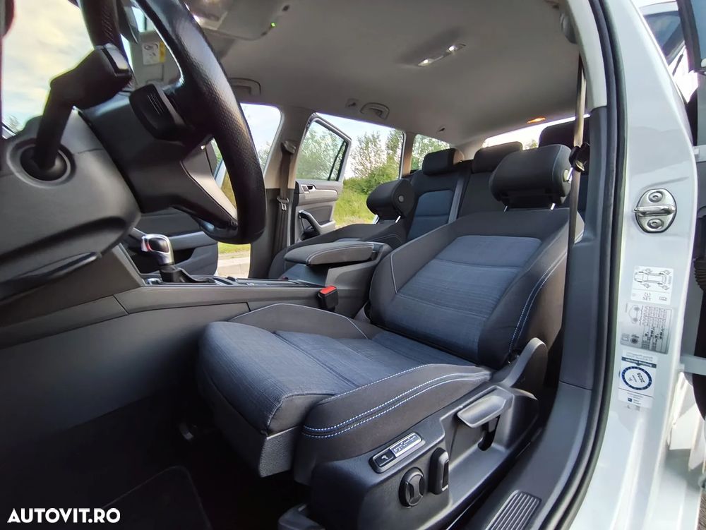 Volkswagen Passat - 30