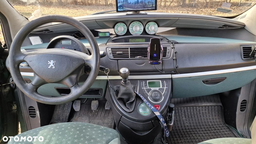Peugeot 807 2.2 HDi ST - 19