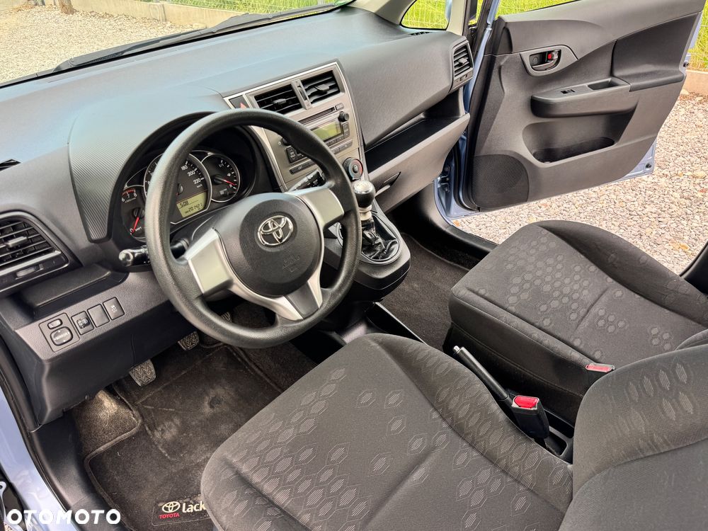 Toyota Verso S - 24