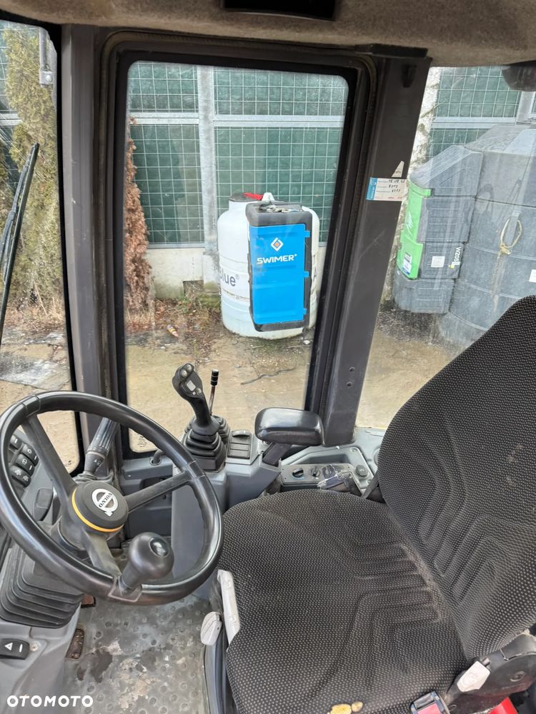 Volvo L 30 G - 9
