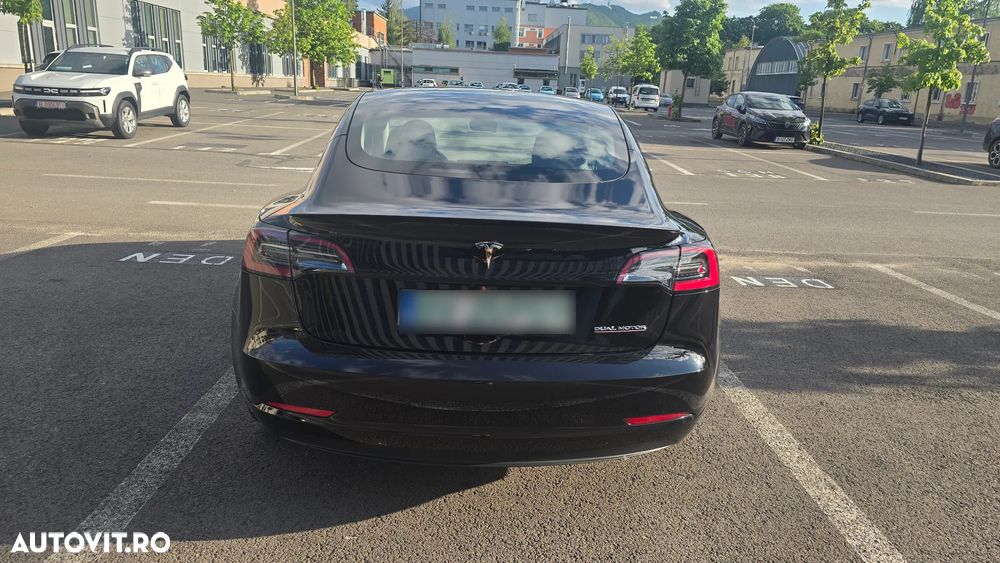 Tesla Model 3 - 11
