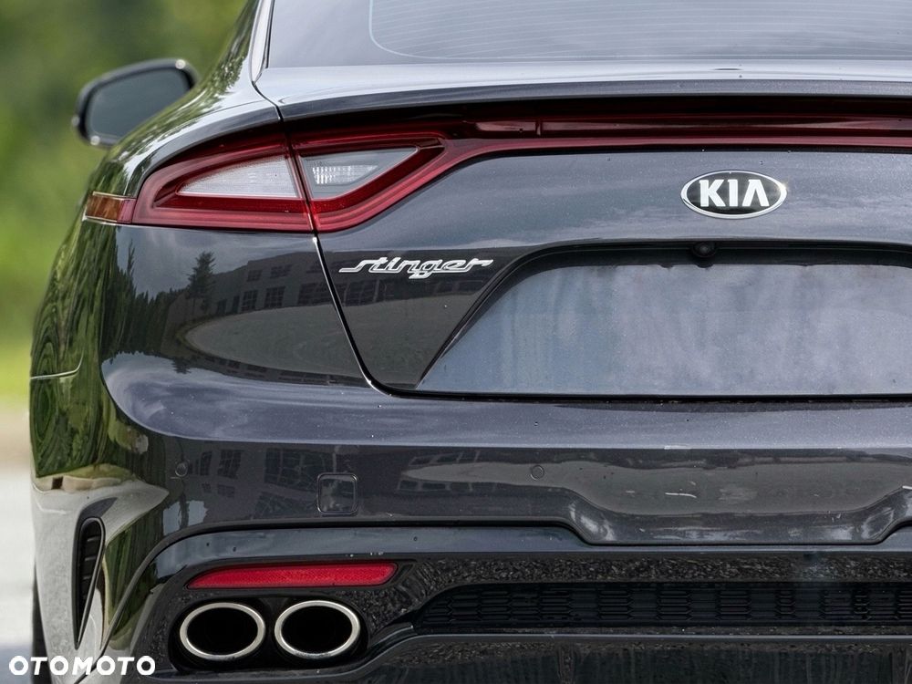 Kia Stinger - 10