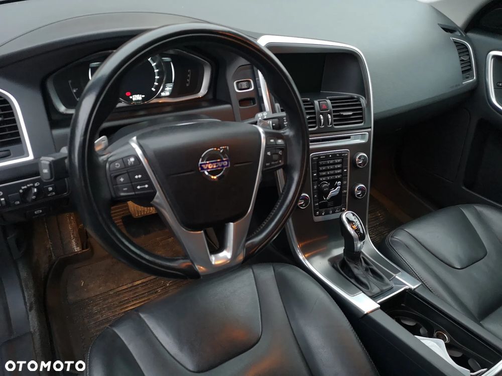 Volvo XC 60 T6 AWD Edition Pro - 20