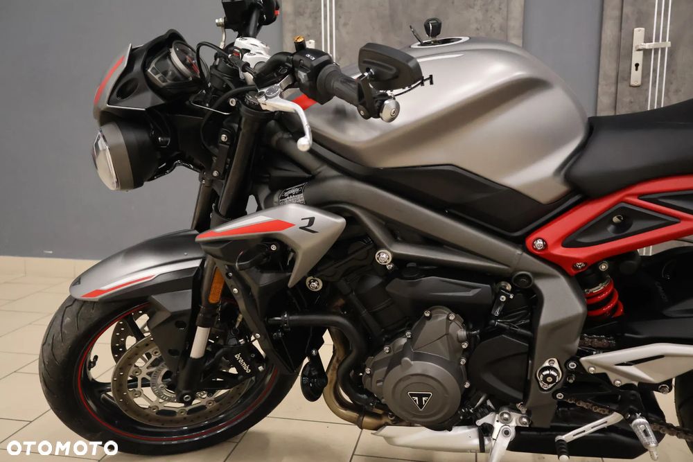 Triumph Street Triple - 26