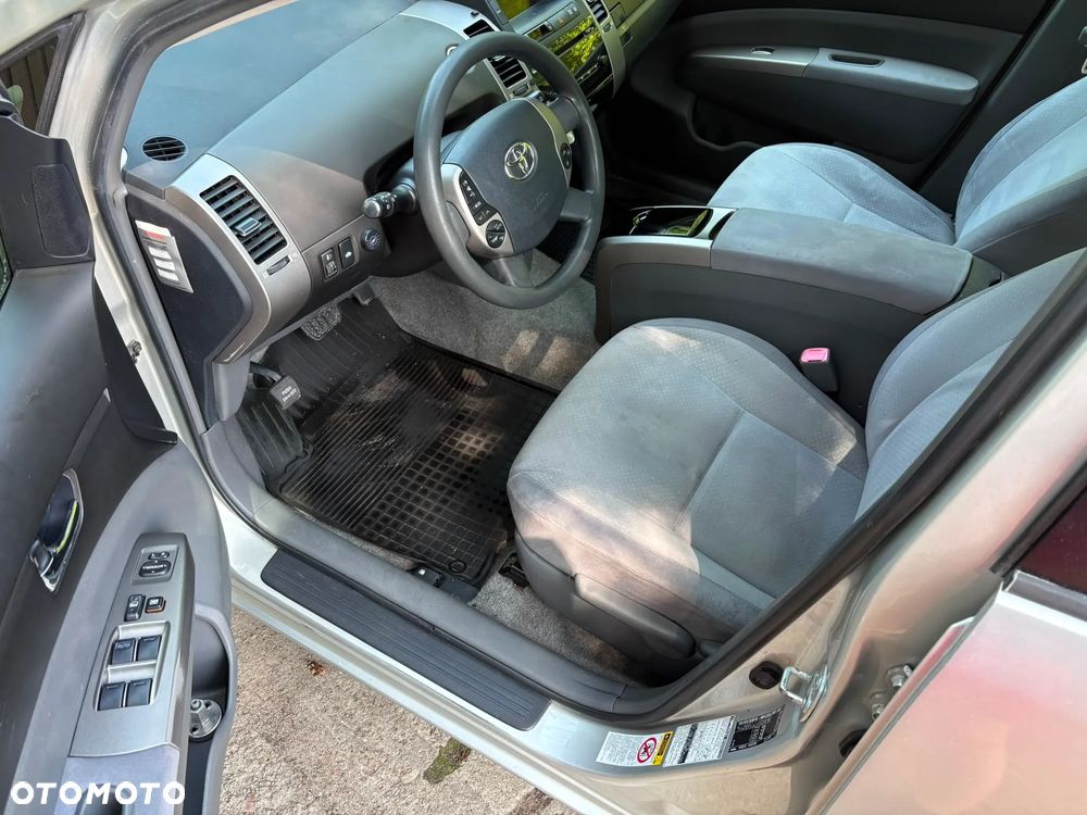 Toyota Prius - 8