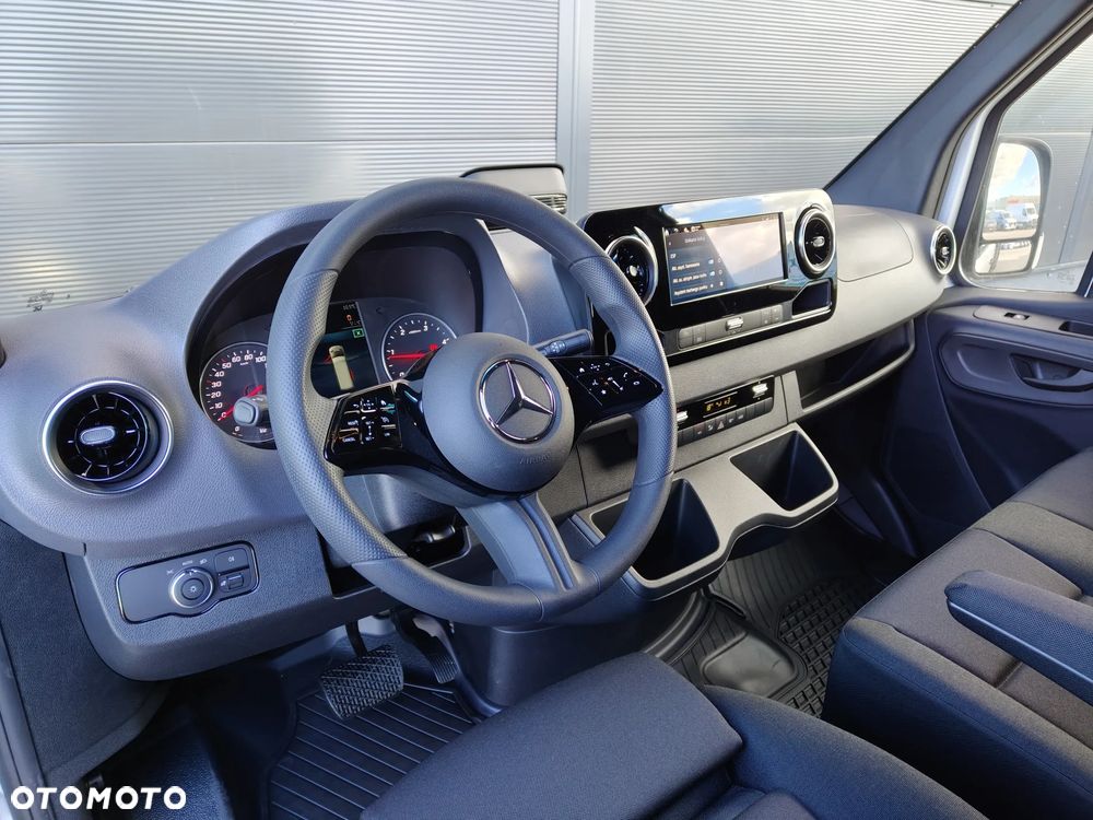 Mercedes-Benz Sprinter - 20