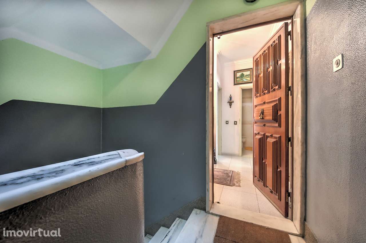 T3+1 com Terraço de 184,70 m² no Centro da Amadora - Grande imagem: 3/24