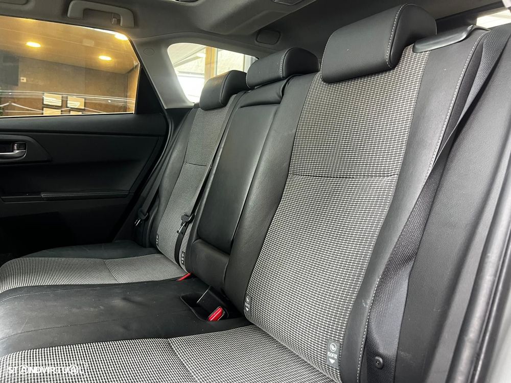 Toyota Auris Touring Sports 1.6 D-4D Exclusive+Navi - 12