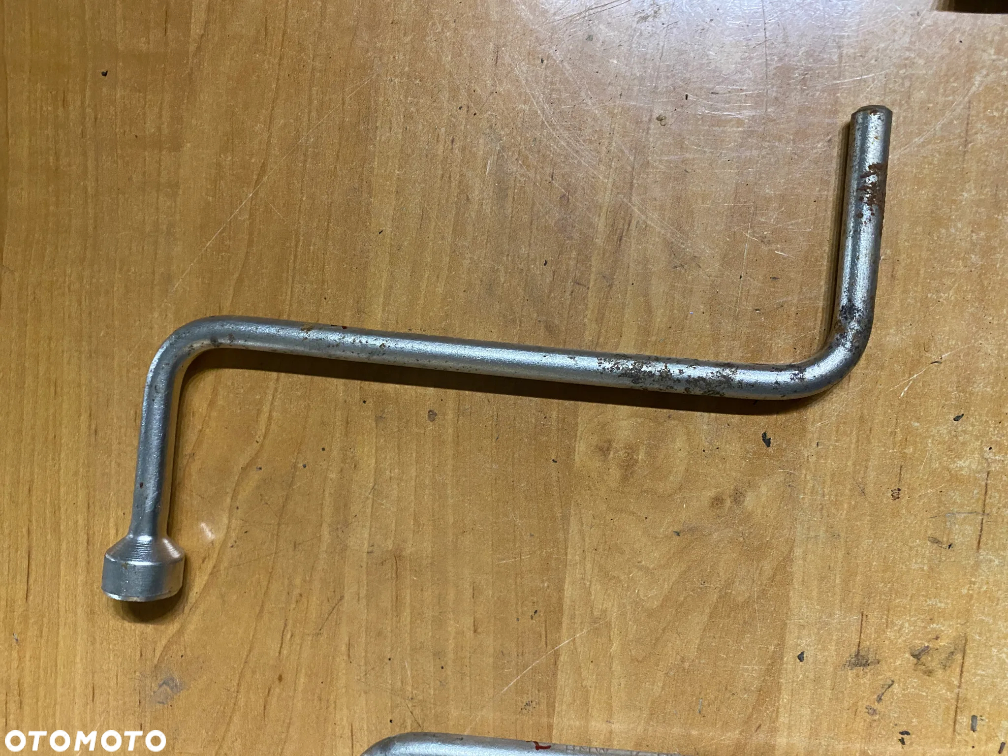 KLUCZ DO KÓŁ HAK HOLOWNICZY UCHO VW MERCEDES BMW OPEL FORD ITP. - 25