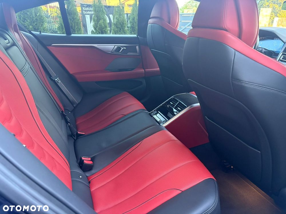 BMW Seria 8 - 16