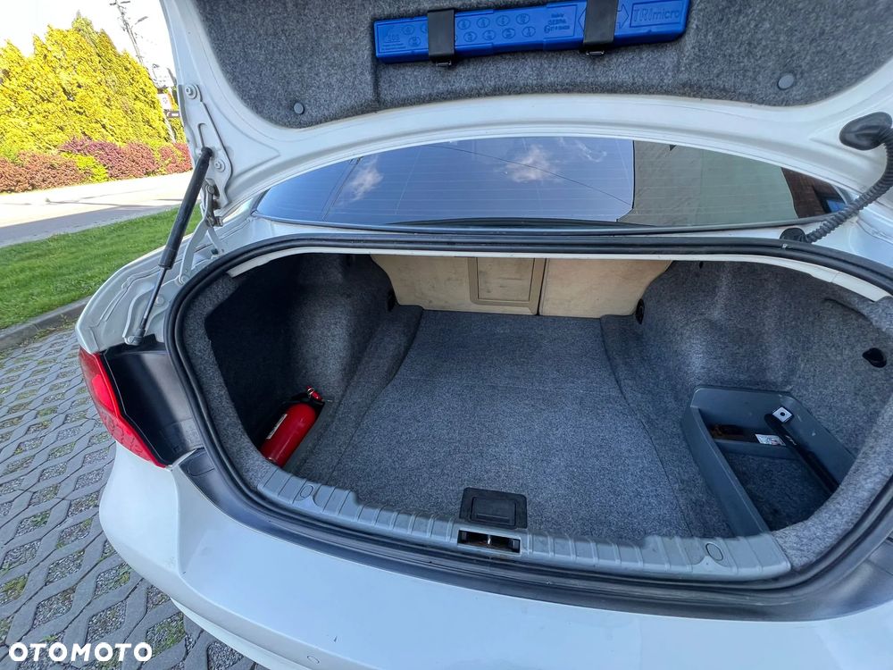 BMW Seria 3 318i - 14