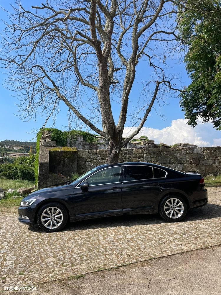 VW Passat 2.0 TDI (BlueMotion ) DSG Trendline - 11