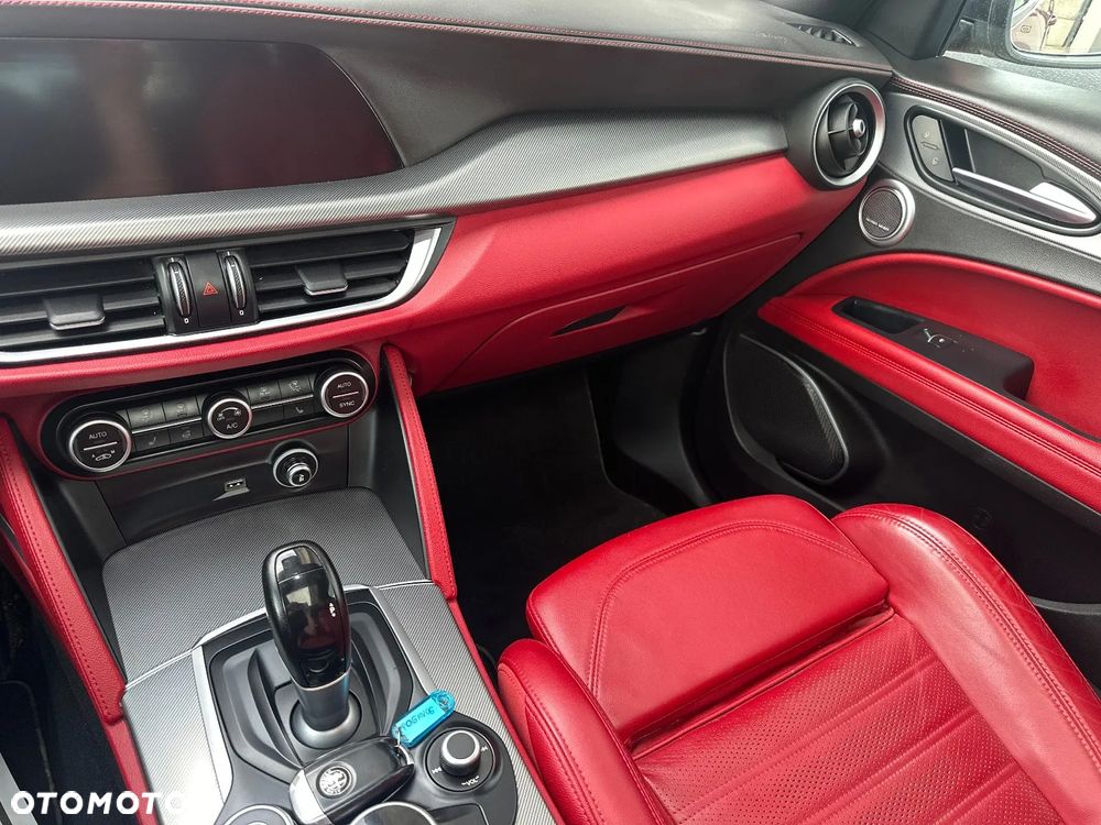 Alfa Romeo Stelvio - 22