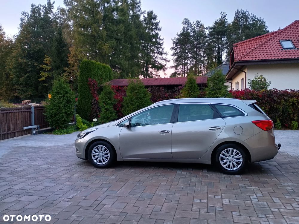 Kia Ceed - 9