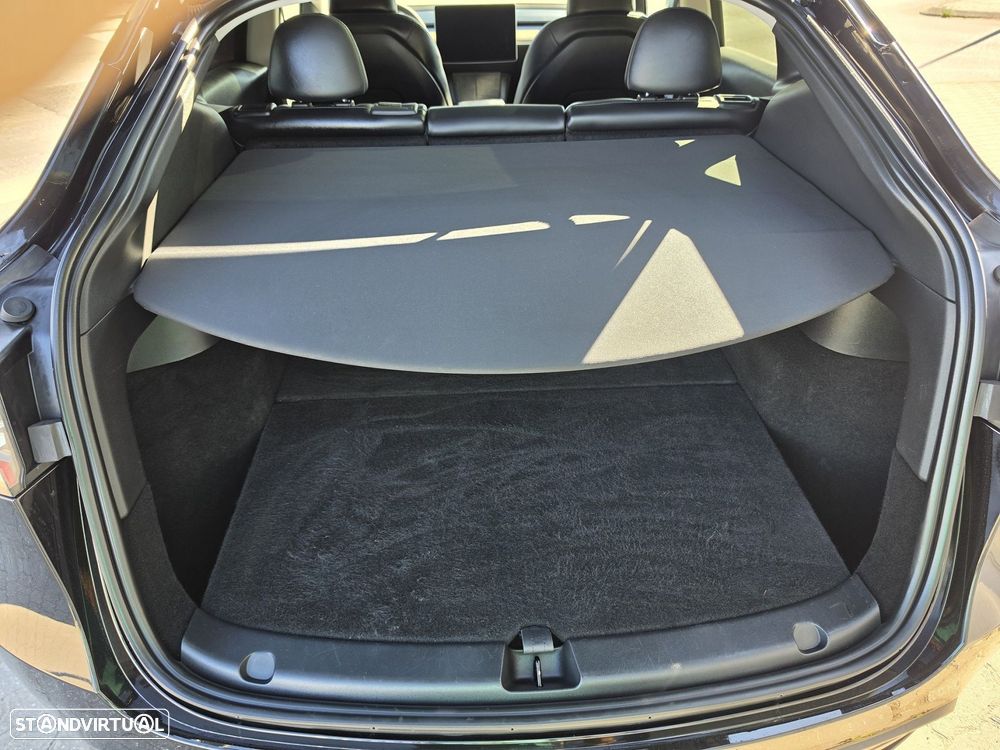 Tesla Model Y Standard - 40