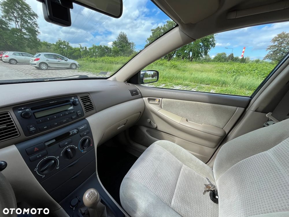 Toyota Corolla - 12