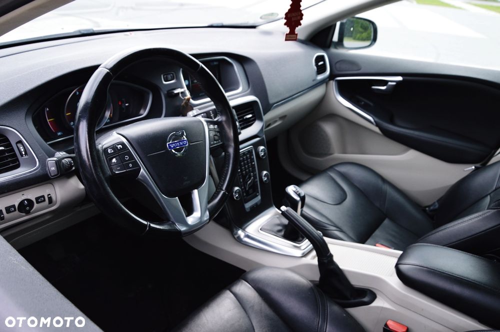 Volvo V40 D4 Summum - 15