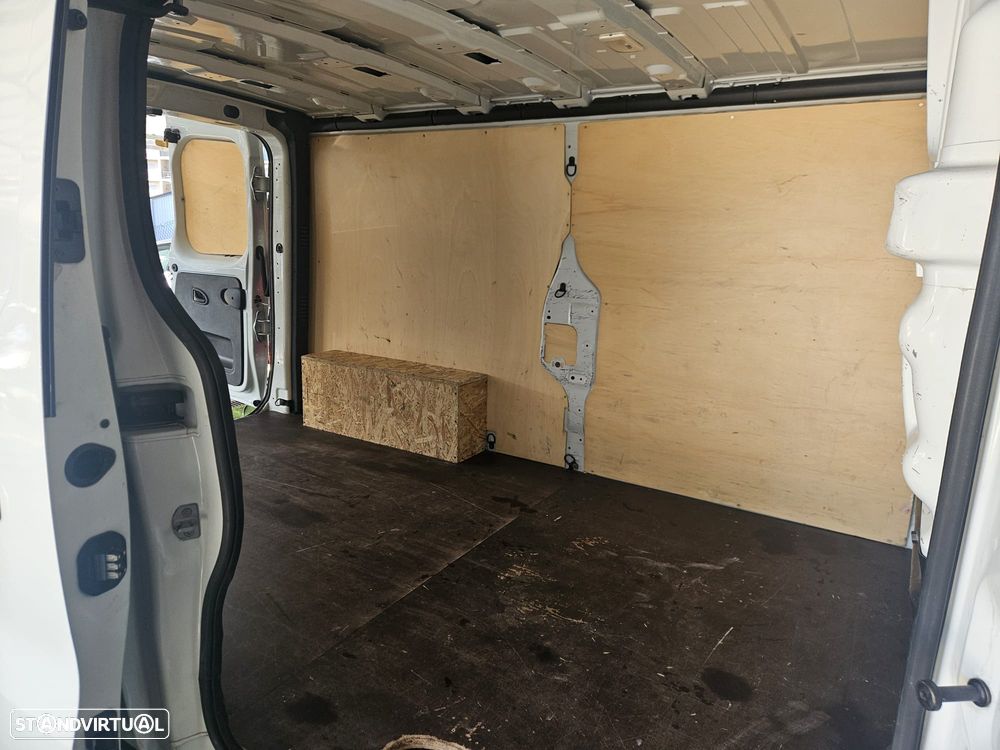 Renault TRAFIC LONGA IVA DEDUTÍVEL - 9