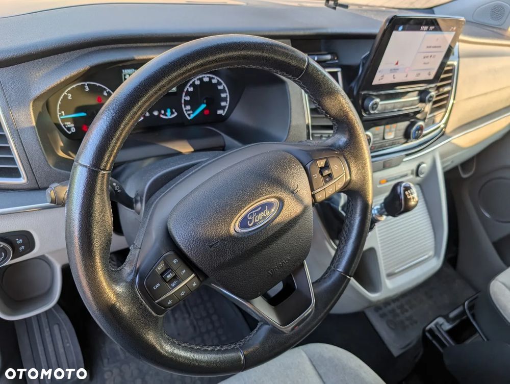 Ford Tourneo Custom - 3