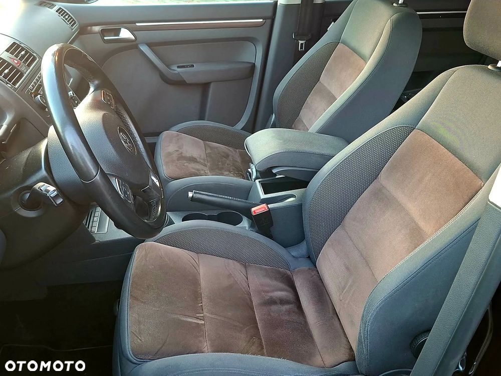 Volkswagen Touran 2.0 TDI DPF Highline - 15