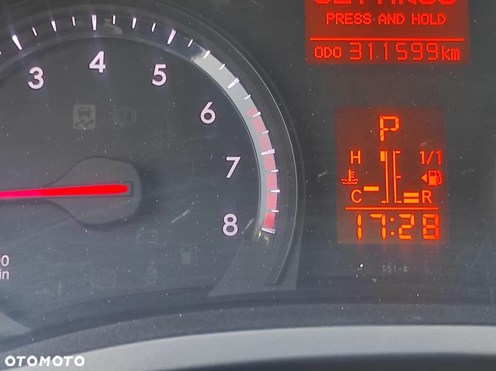 Toyota Avensis 2.0 Premium EU5 MS - 10