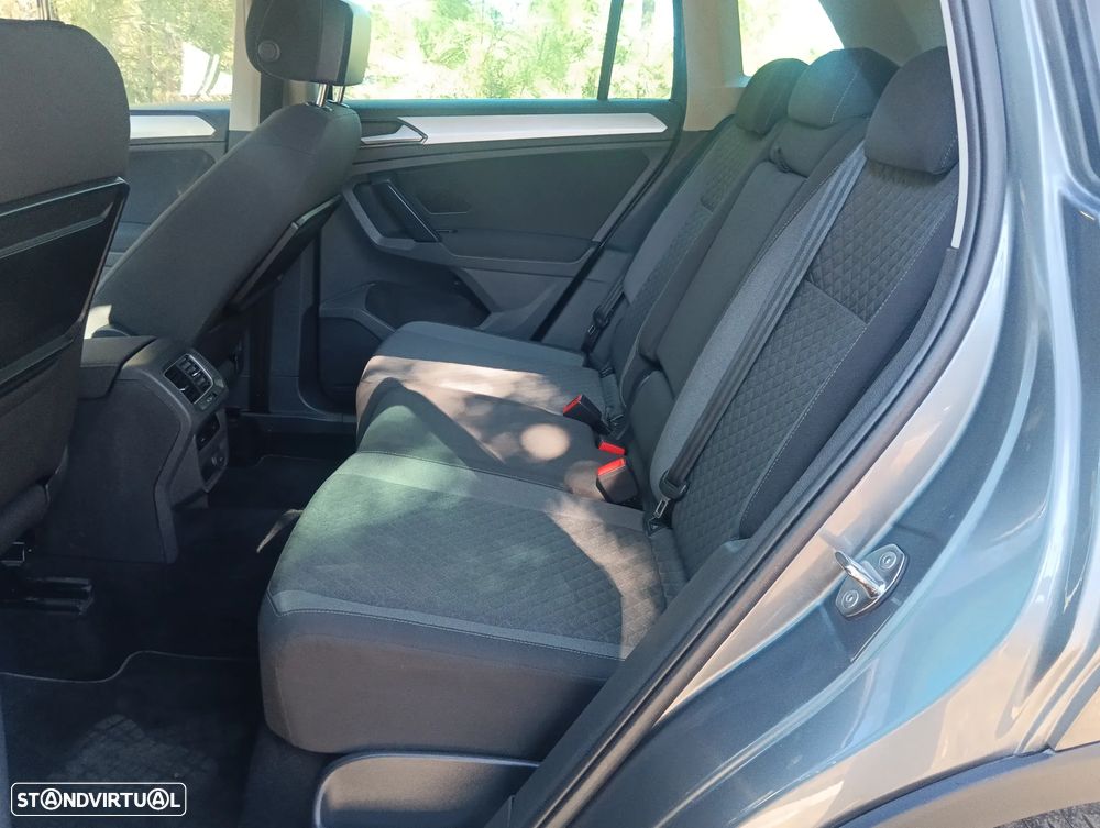 VW Tiguan 1.6 TDI Confortline - 16