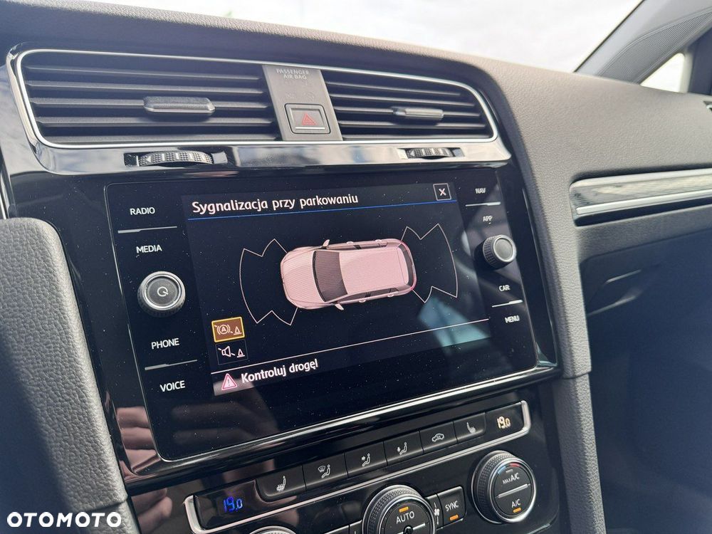 Volkswagen Golf - 27