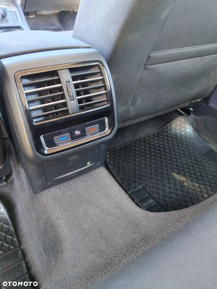 Volkswagen Passat Variant 1.6 TDI (BlueMotion Technology) Comfortline - 26