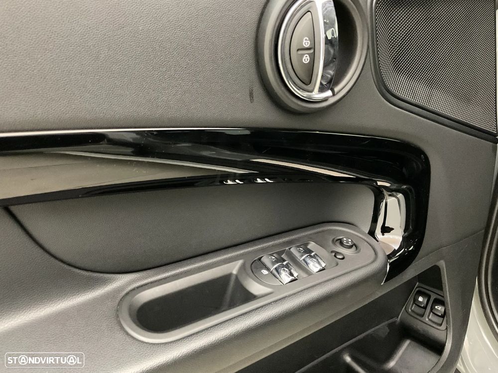 MINI Countryman Cooper SE ALL4 Auto - 23