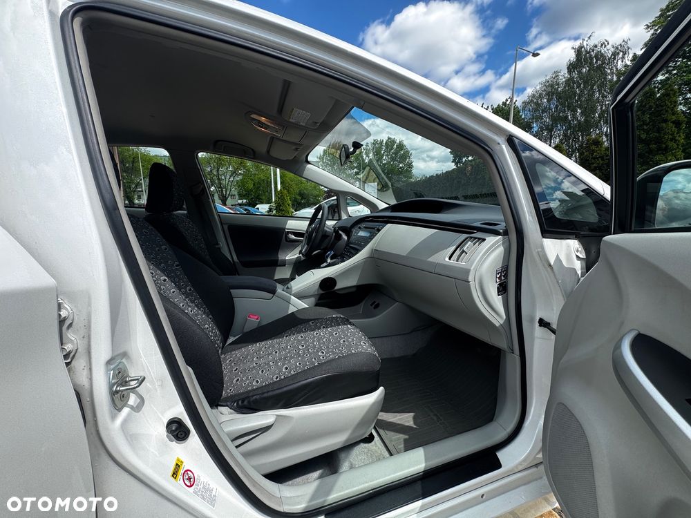 Toyota Prius 1.8 HSD Prestige - 22