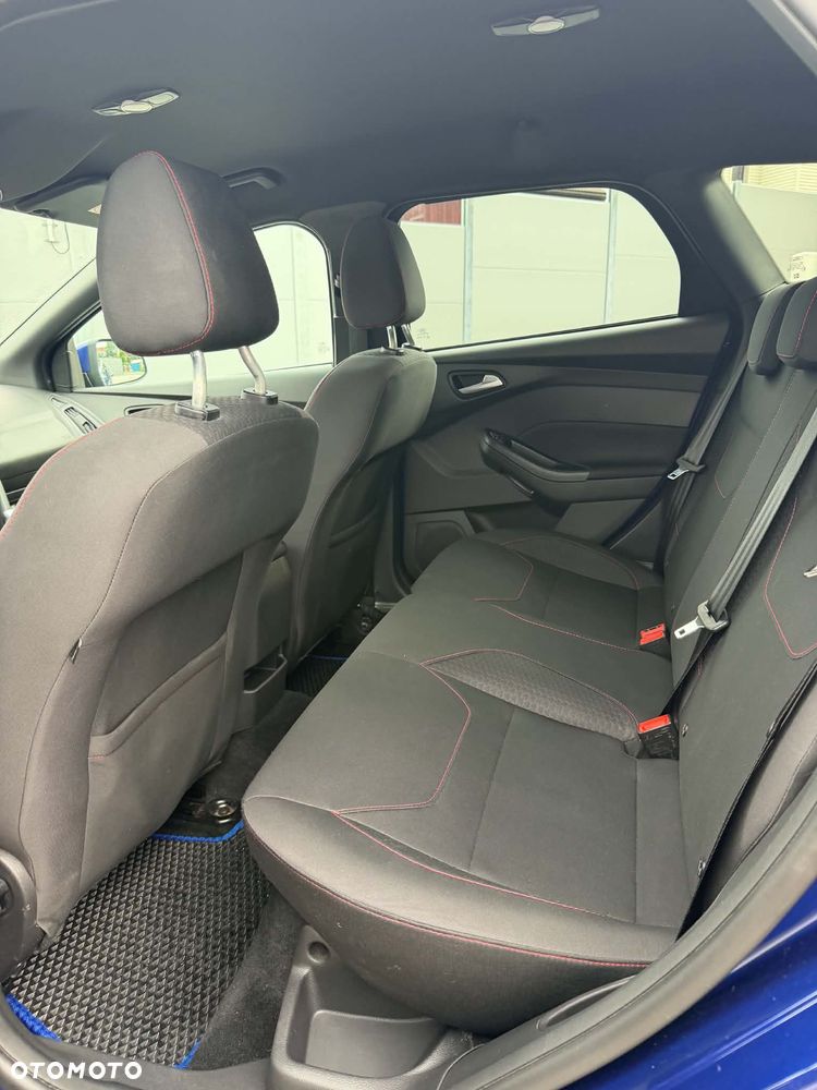 Ford Focus 1.5 EcoBoost ST-Line - 14