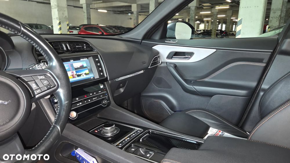 Jaguar F-Pace - 9