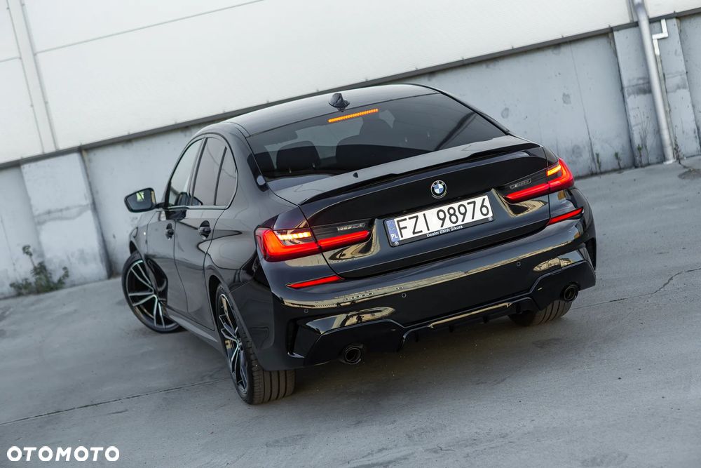 BMW Seria 3 320d xDrive M Sport Shadow - 19