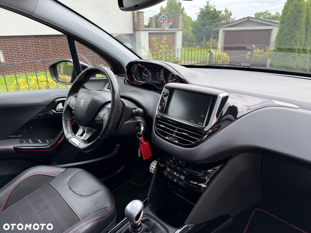 Peugeot 2008 BlueHDi FAP 120 STOP & START GT-Line Edition - 18