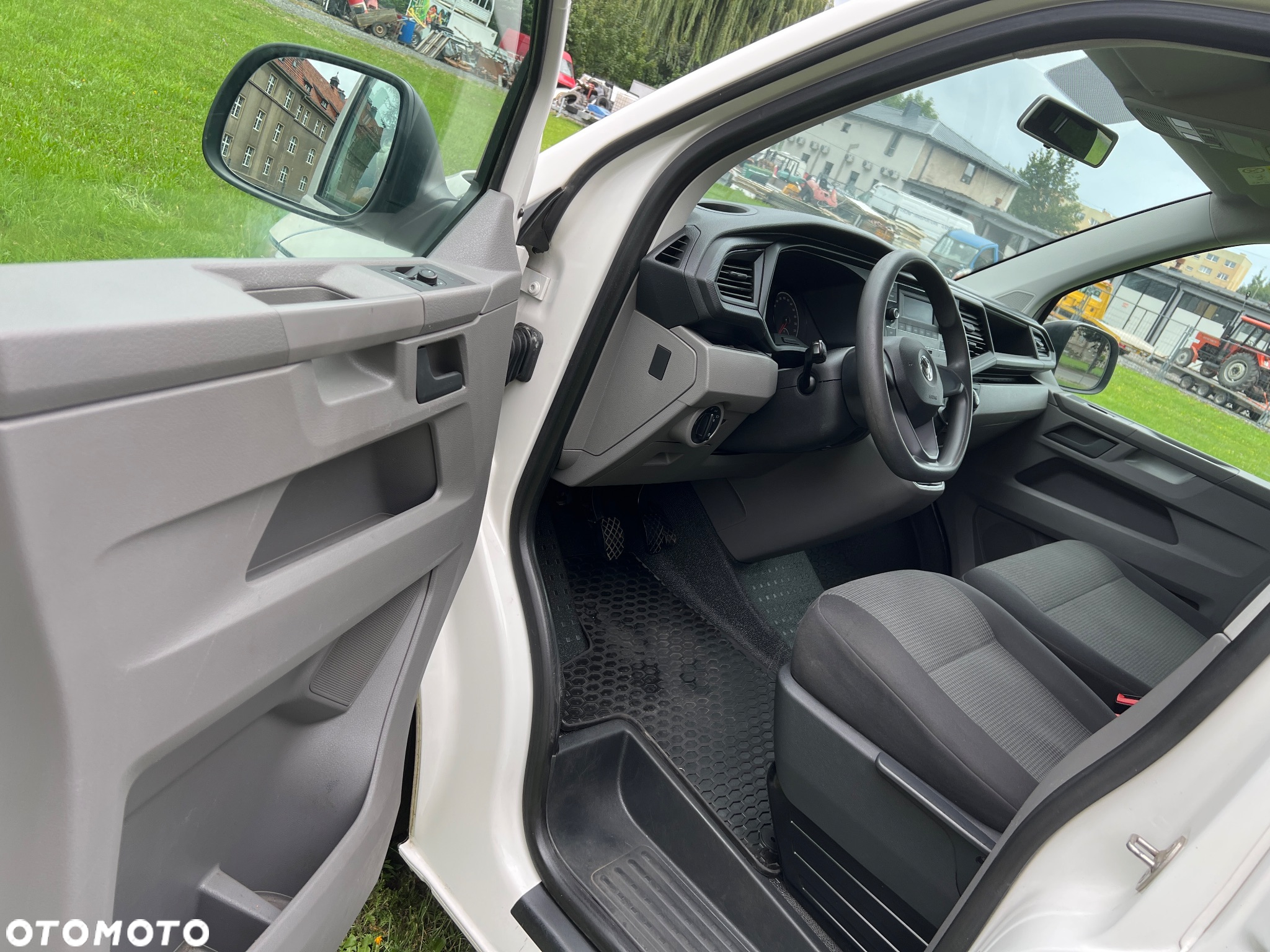 Volkswagen Transporter - 12