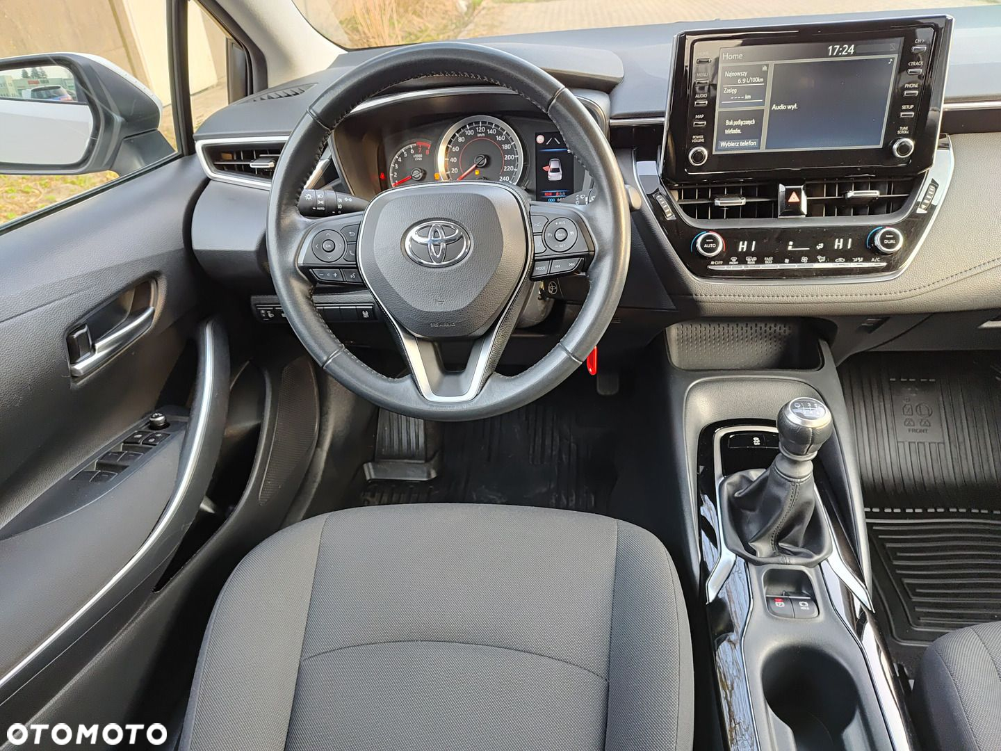 Toyota Corolla - 12