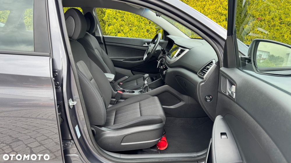 Hyundai Tucson 1.6 GDI BlueDrive GO 2WD - 24