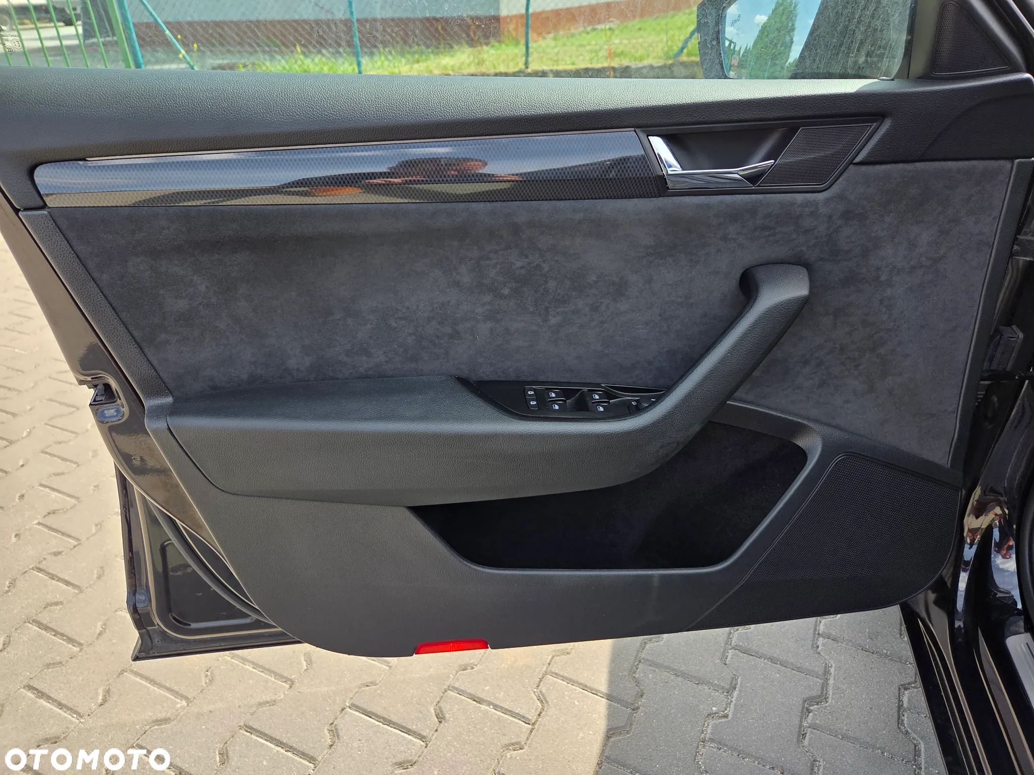 Skoda Superb Combi 2.0 TDI DSG Sportline - 26