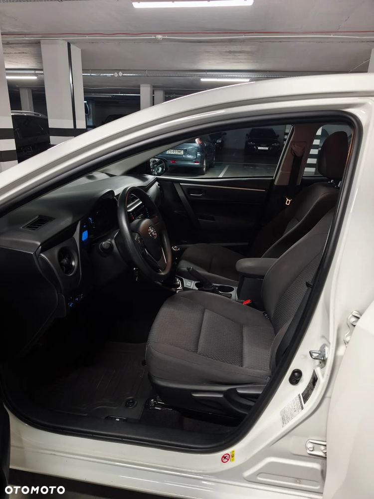 Toyota Corolla 1.6 Active - 11